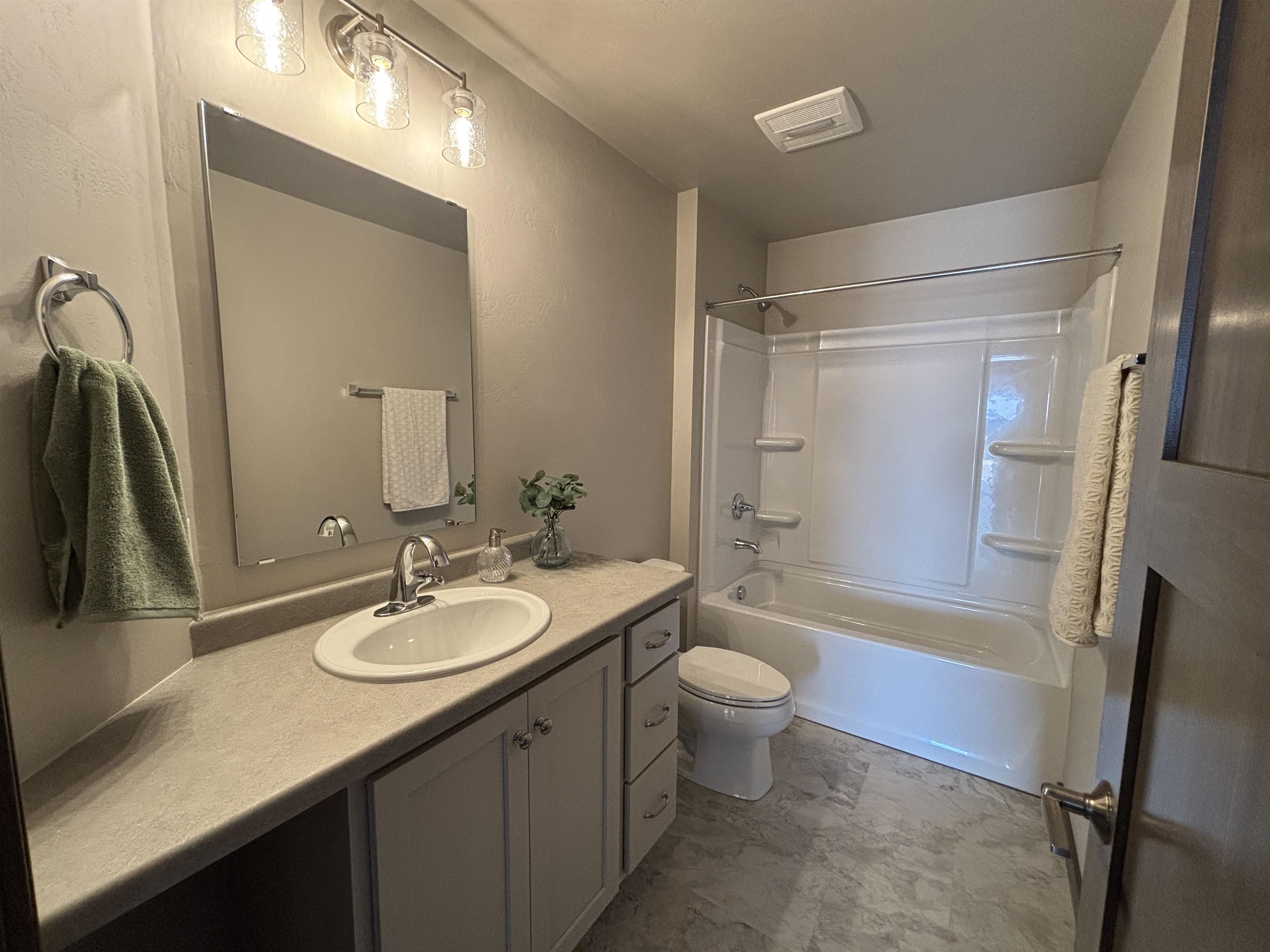 655 Reed Street Neenah, WI 54956 - Photo 8 of 8