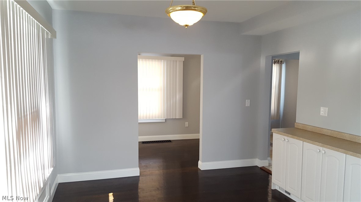 1680 South Green Road Cleveland, OH 44121 - Photo 6 of 30