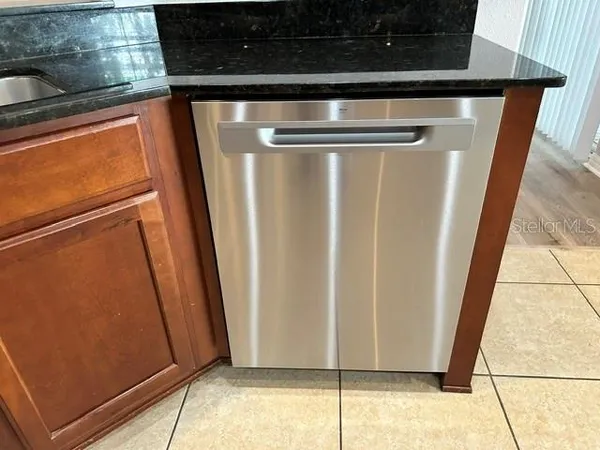 $2,550 | 1506 Hillview Lane, Tarpon Springs, FL 34689