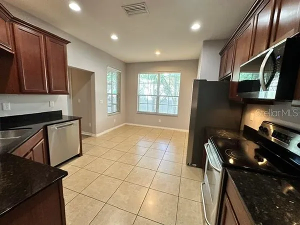 $2,550 | 1506 Hillview Lane, Tarpon Springs, FL 34689