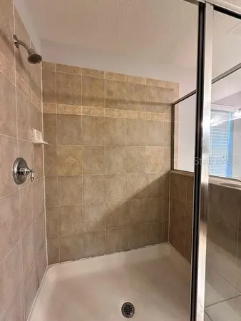 $2,550 | 1506 Hillview Lane, Tarpon Springs, FL 34689