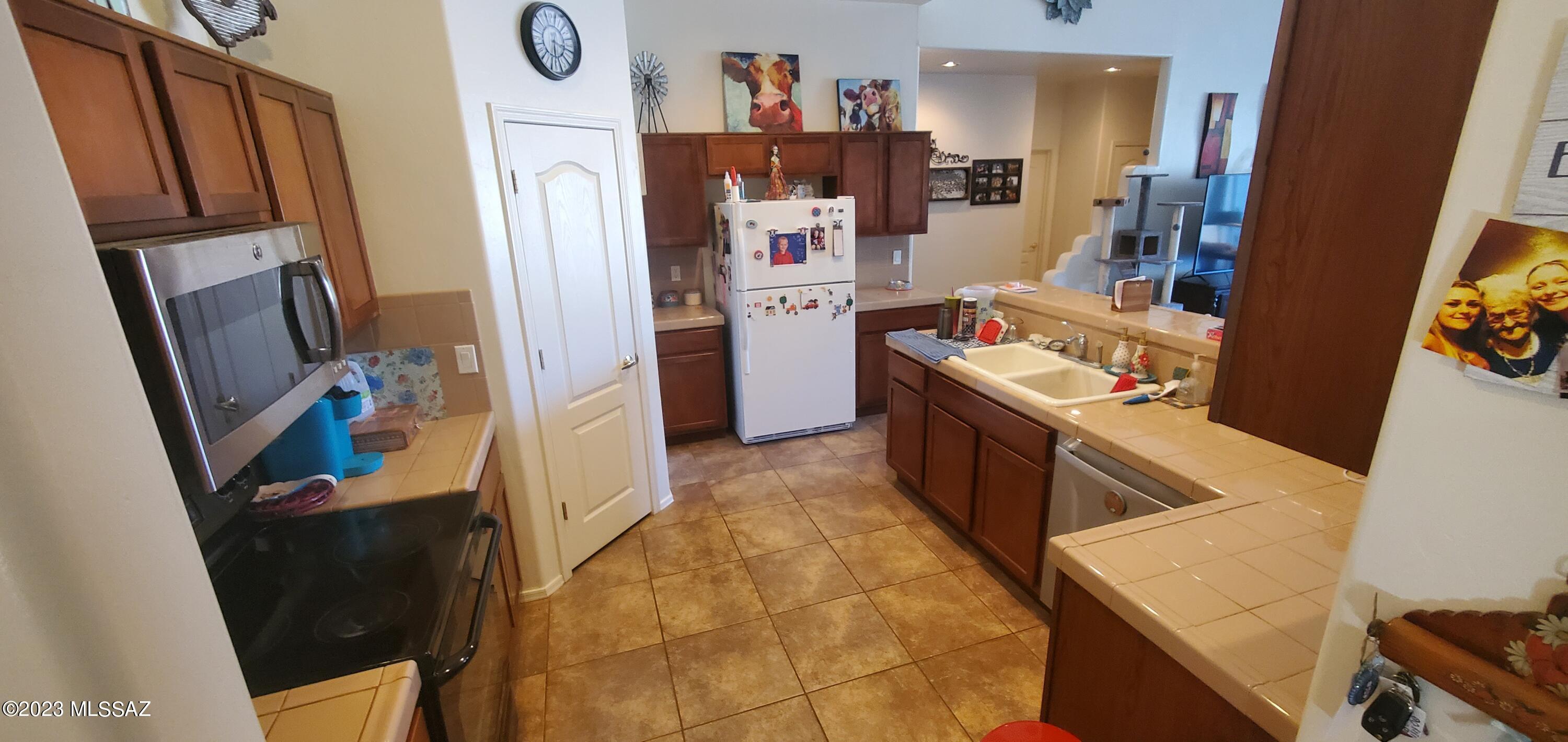 165 Loa Court Rio Rico, AZ 85648 - Photo 4 of 20