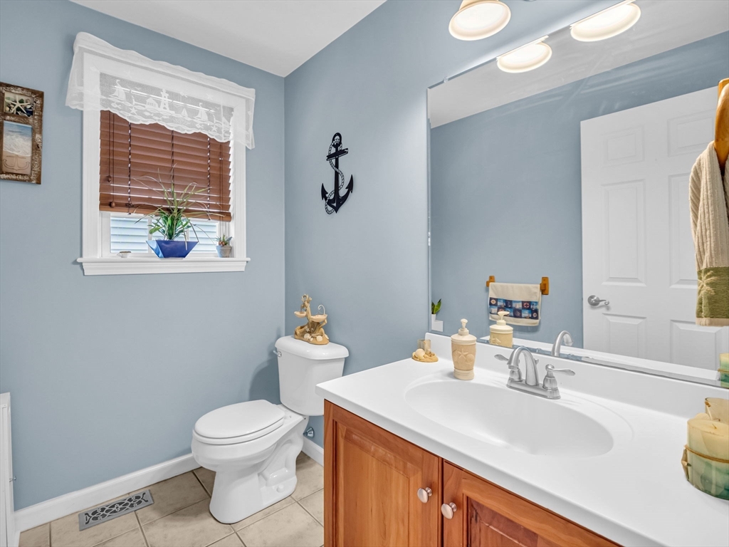 6 Queen Of Roses Lane, Unit 101 Uxbridge, MA 01569 - Photo 34 of 42 Gallery Image 34