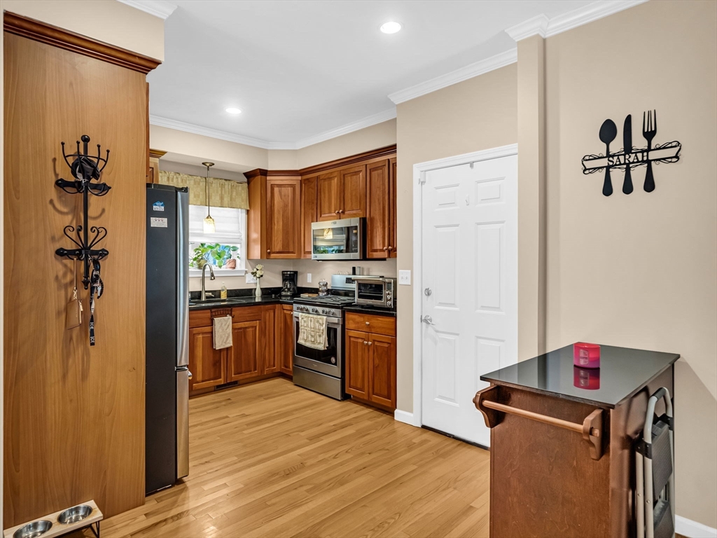 6 Queen Of Roses Lane, Unit 101 Uxbridge, MA 01569 - Photo 5 of 42 Gallery Image 5