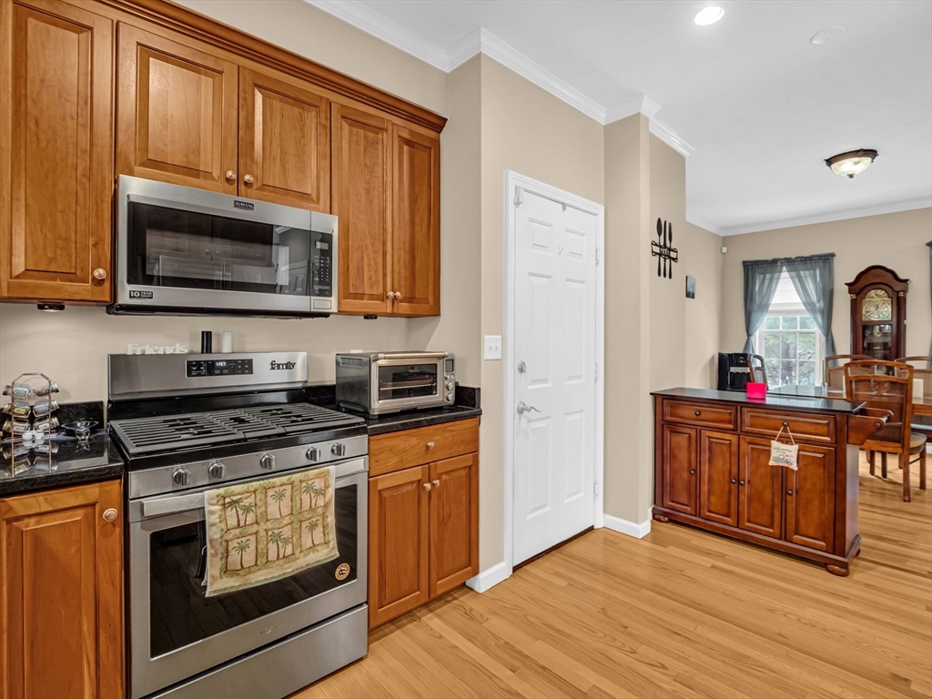 6 Queen Of Roses Lane, Unit 101 Uxbridge, MA 01569 - Photo 8 of 42 Gallery Image 8