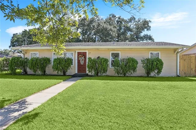 $299,000 | 215 Citrus Road, River Ridge, LA 70123