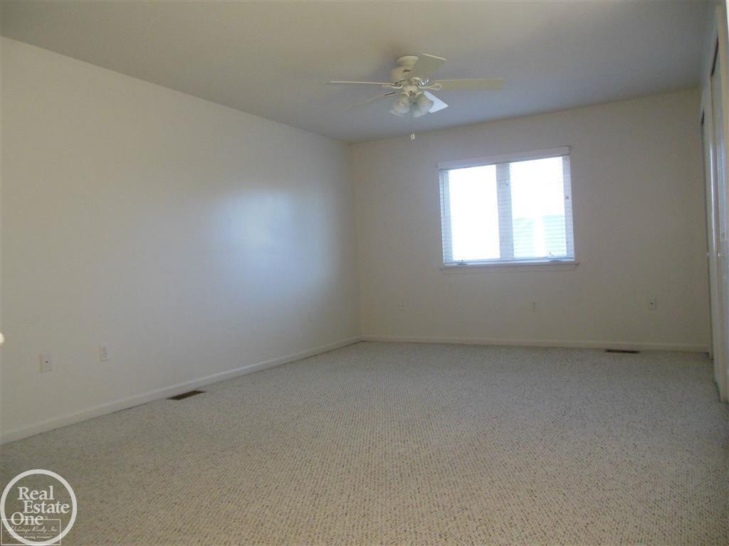 29800 Riverside Bay Court Harrison Township, MI 48045 - Photo 6 of 8