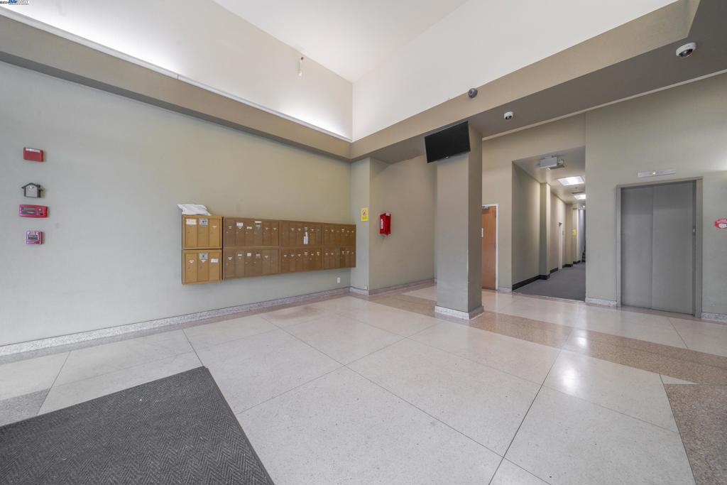 212 9th Street, Unit 208 Oakland, CA 94607 - Photo 12 of 13