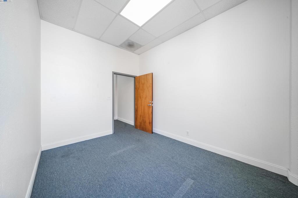 212 9th Street, Unit 208 Oakland, CA 94607 - Photo 10 of 13 a view of an empty room