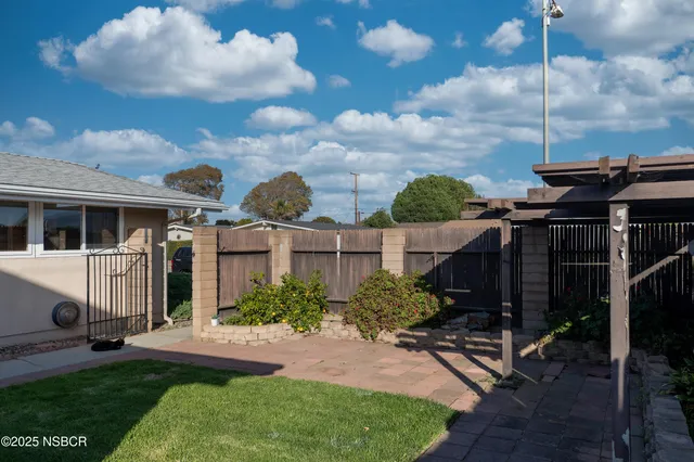 a view of an entryway