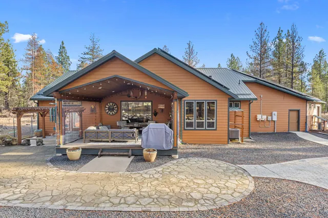 $799,950 | 28615 North Milan Road, Chattaroy, WA 99003