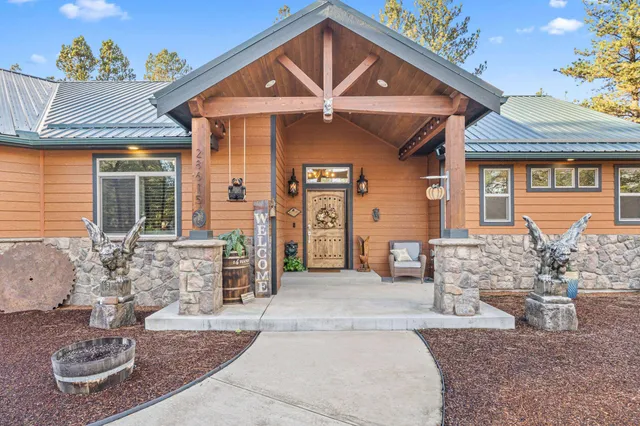 $799,950 | 28615 North Milan Road, Chattaroy, WA 99003