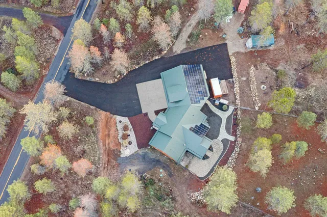 $799,950 | 28615 North Milan Road, Chattaroy, WA 99003