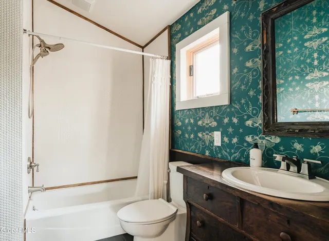 $1,695,000 | 1017 Bruyn Turnpike, Shawangunk, NY 12566