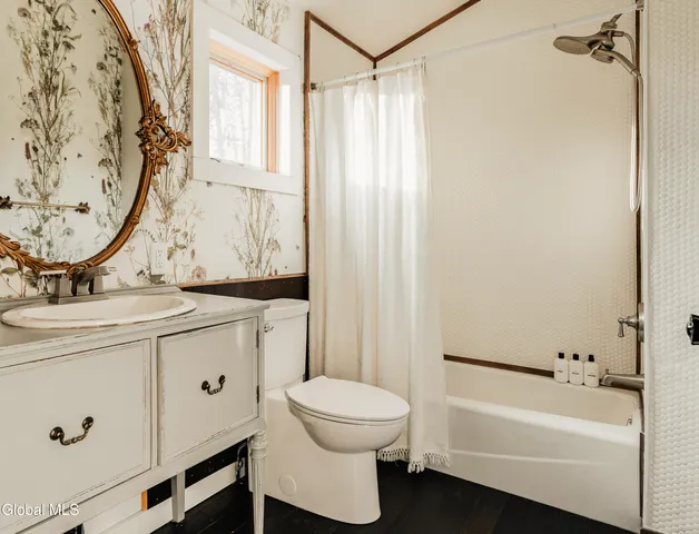 $1,695,000 | 1017 Bruyn Turnpike, Shawangunk, NY 12566