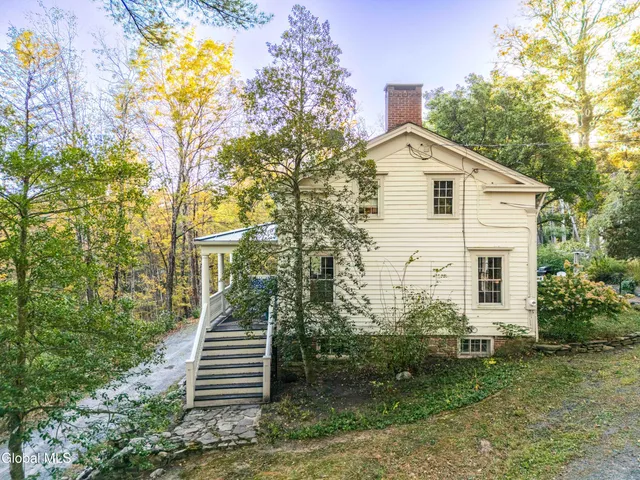 $1,695,000 | 1017 Bruyn Turnpike, Shawangunk, NY 12566