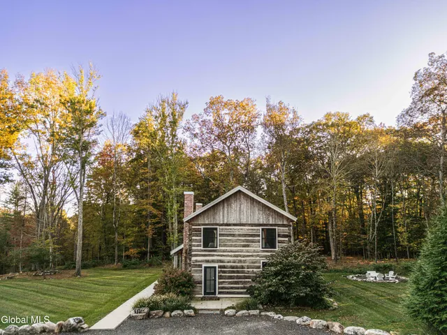 $1,695,000 | 1017 Bruyn Turnpike, Shawangunk, NY 12566