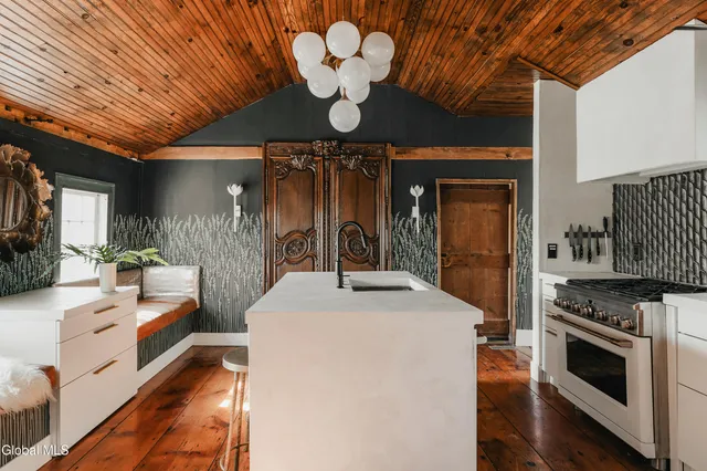 $1,695,000 | 1017 Bruyn Turnpike, Shawangunk, NY 12566