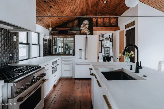 $1,695,000 | 1017 Bruyn Turnpike, Shawangunk, NY 12566