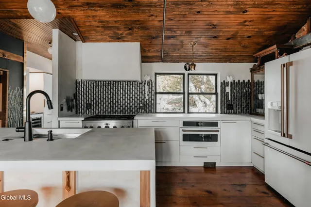 $1,695,000 | 1017 Bruyn Turnpike, Shawangunk, NY 12566