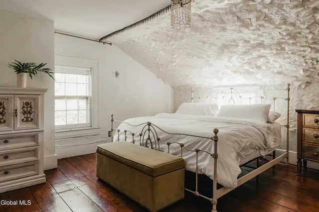 $1,695,000 | 1017 Bruyn Turnpike, Shawangunk, NY 12566