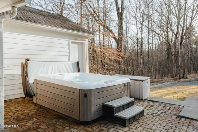 $1,695,000 | 1017 Bruyn Turnpike, Shawangunk, NY 12566