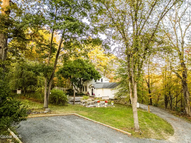 $1,695,000 | 1017 Bruyn Turnpike, Shawangunk, NY 12566