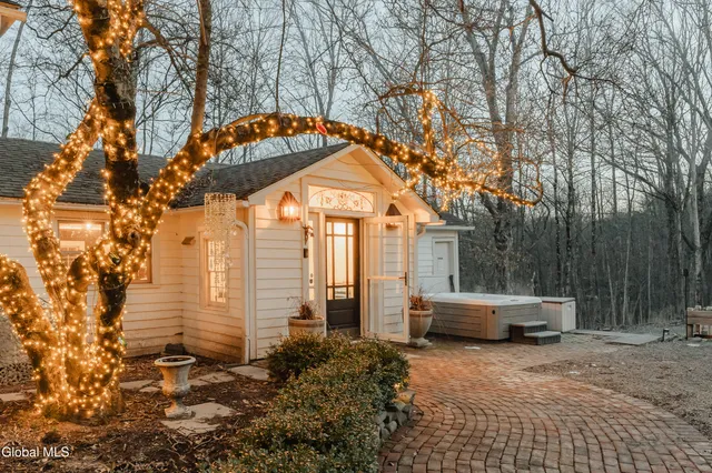 $1,695,000 | 1017 Bruyn Turnpike, Shawangunk, NY 12566