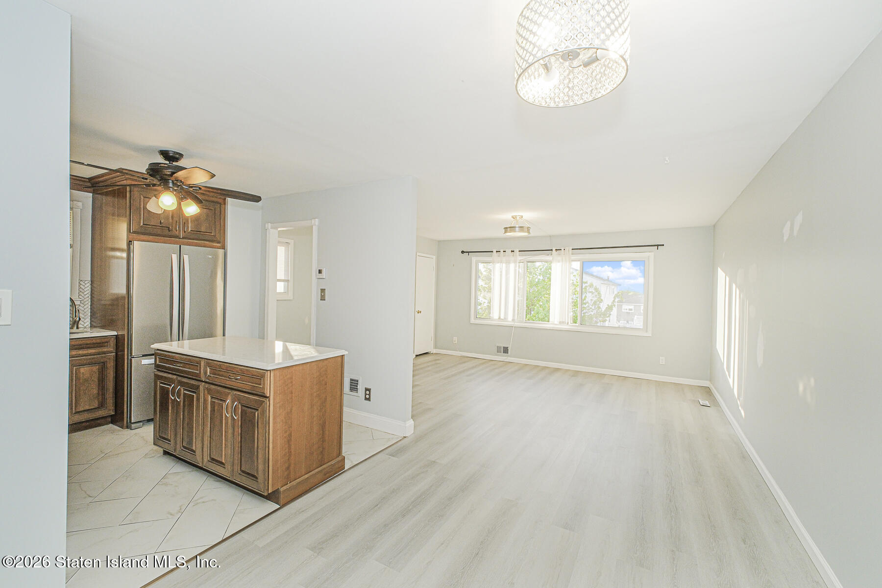 61 Middle Loop Road Staten Island, NY 10308 - Photo 10 of 26 Kitchen