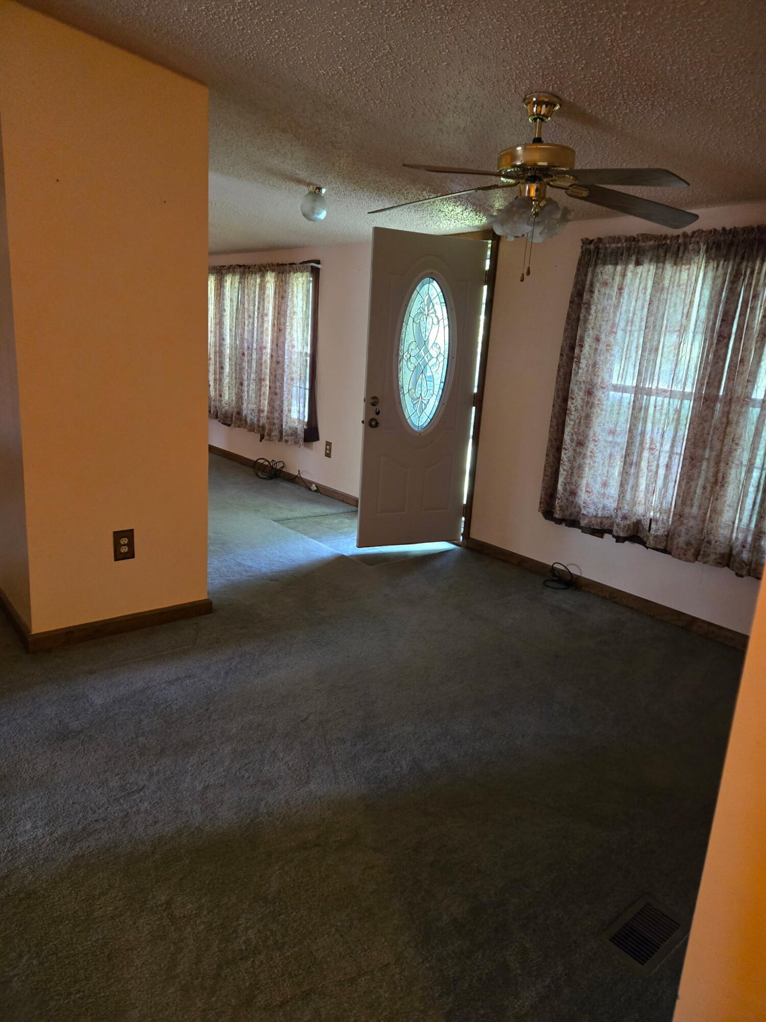 3152 North 50 West Valparaiso, IN 46385 - Photo 5 of 12 an empty room with window