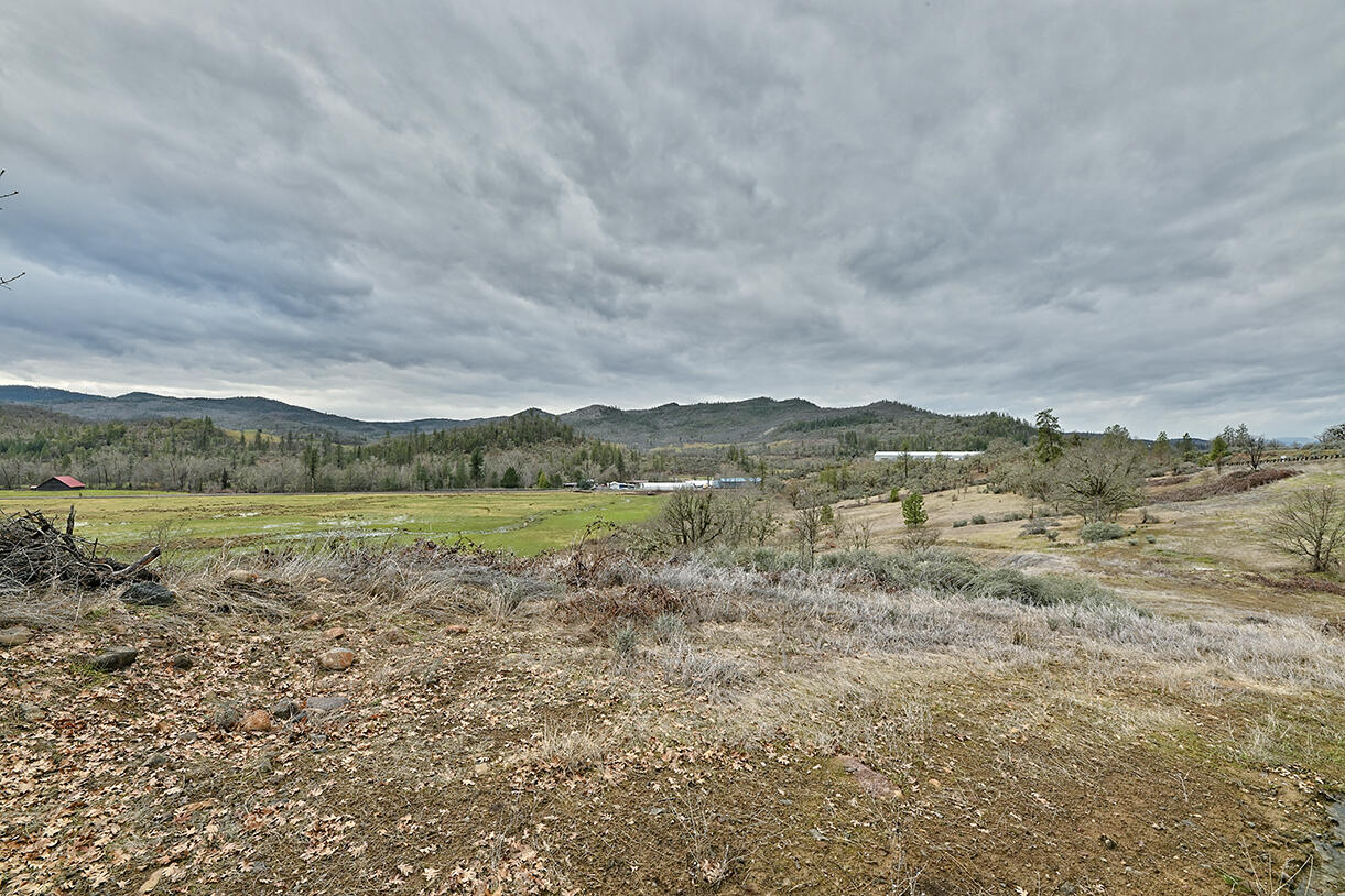 13546 Highway 140 Eagle Point, OR 97524 - Photo 17 of 24 a view of lake with mountain