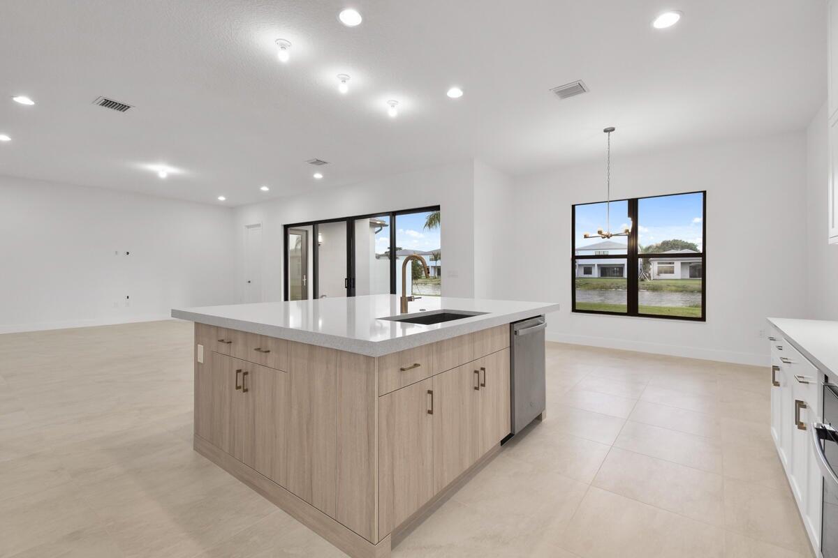 8358 Fishers Is Way Boca Raton, FL 33434 - Photo 15 of 58 20241107235103424024000000-o