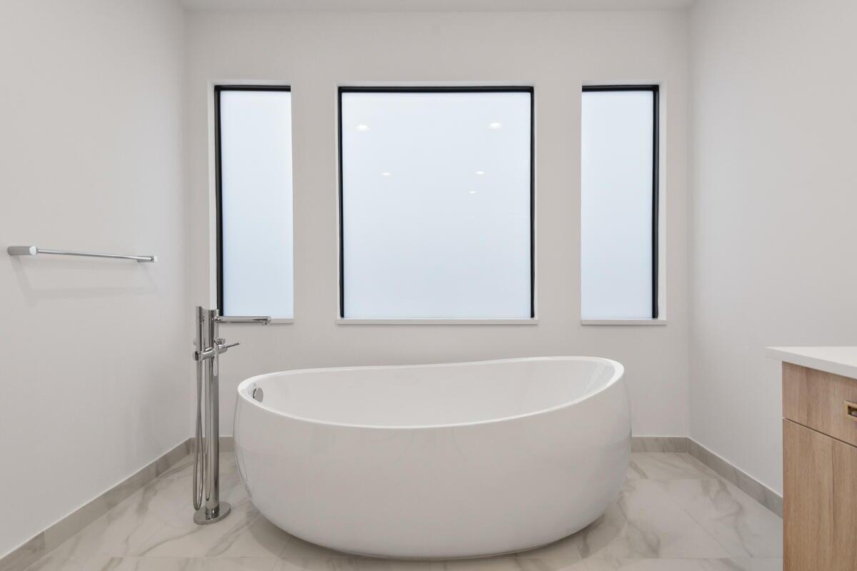 8358 Fishers Is Way Boca Raton, FL 33434 - Photo 33 of 58 20241107235036091890000000-o