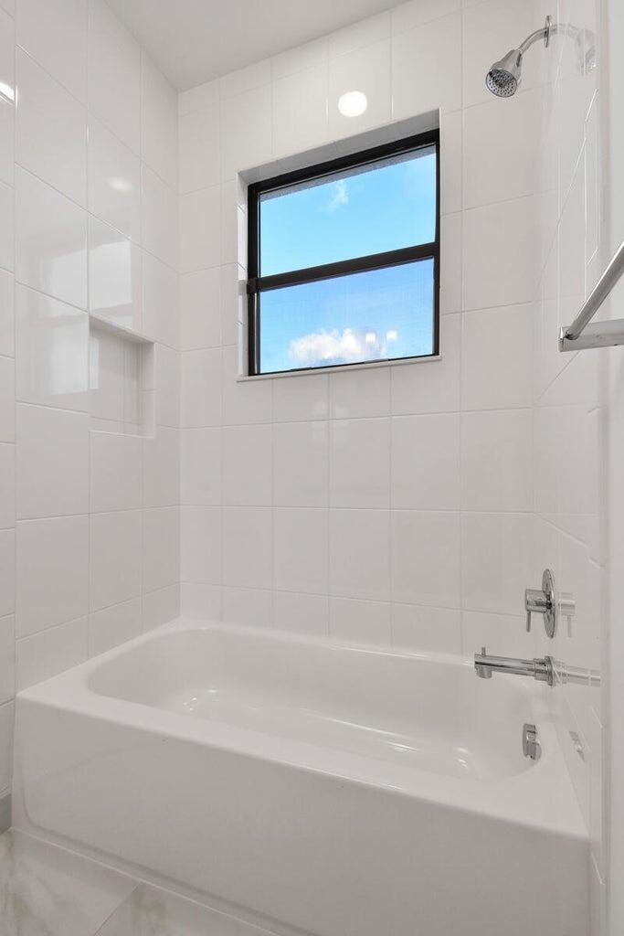 8358 Fishers Is Way Boca Raton, FL 33434 - Photo 39 of 58 20241107235050473199000000-o