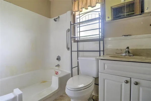 $165,000 | 3702 Creole Street, Lake Charles, LA 70605