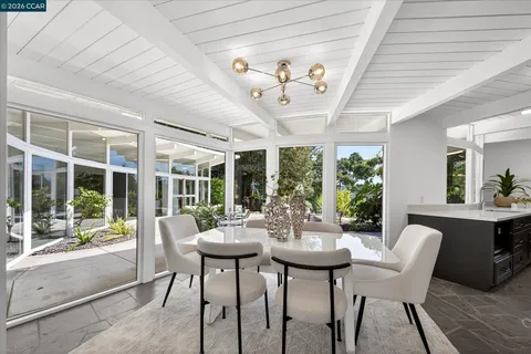 $1,898,000 | 100 El Toyonal, Orinda, CA 94563