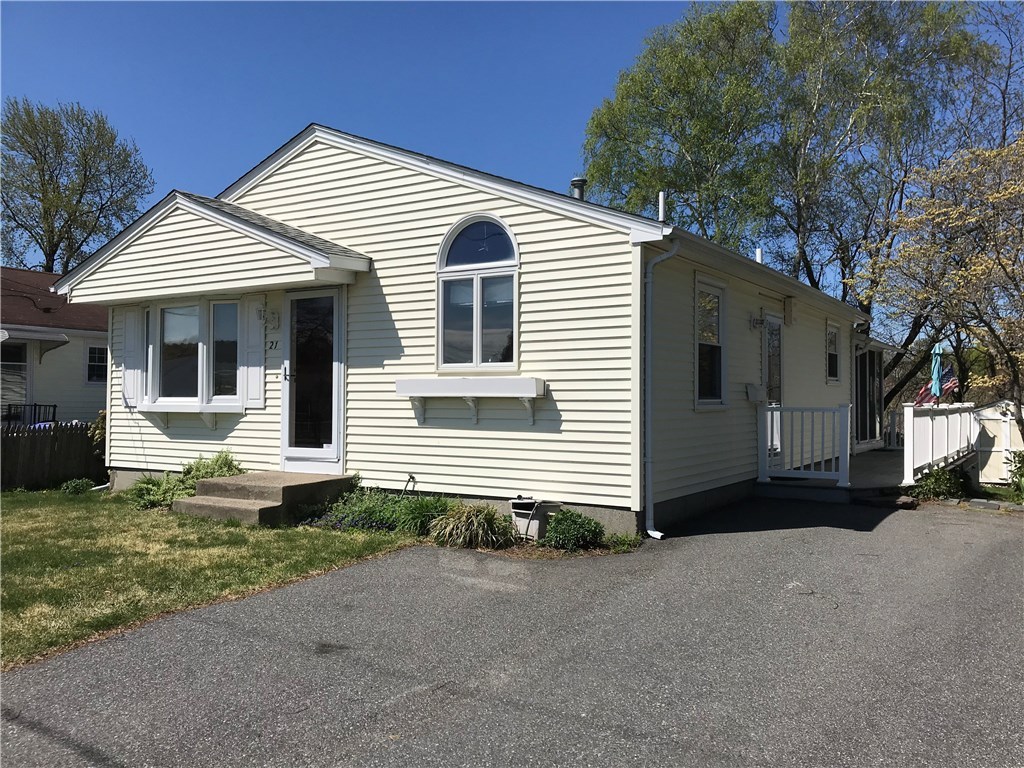 21 Rocco Avenue Pawtucket, RI 02860 - Photo 3 of 32 Gallery Image 3