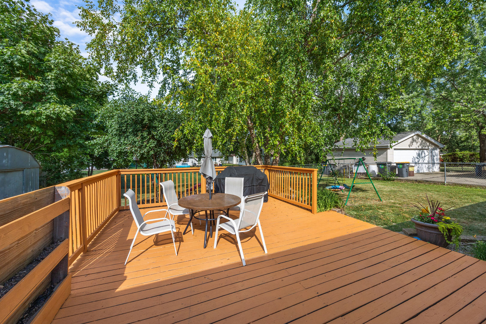 211 David Drive Streamwood, IL 60107 - Photo 20 of 24 a outdoor view with a sitting space