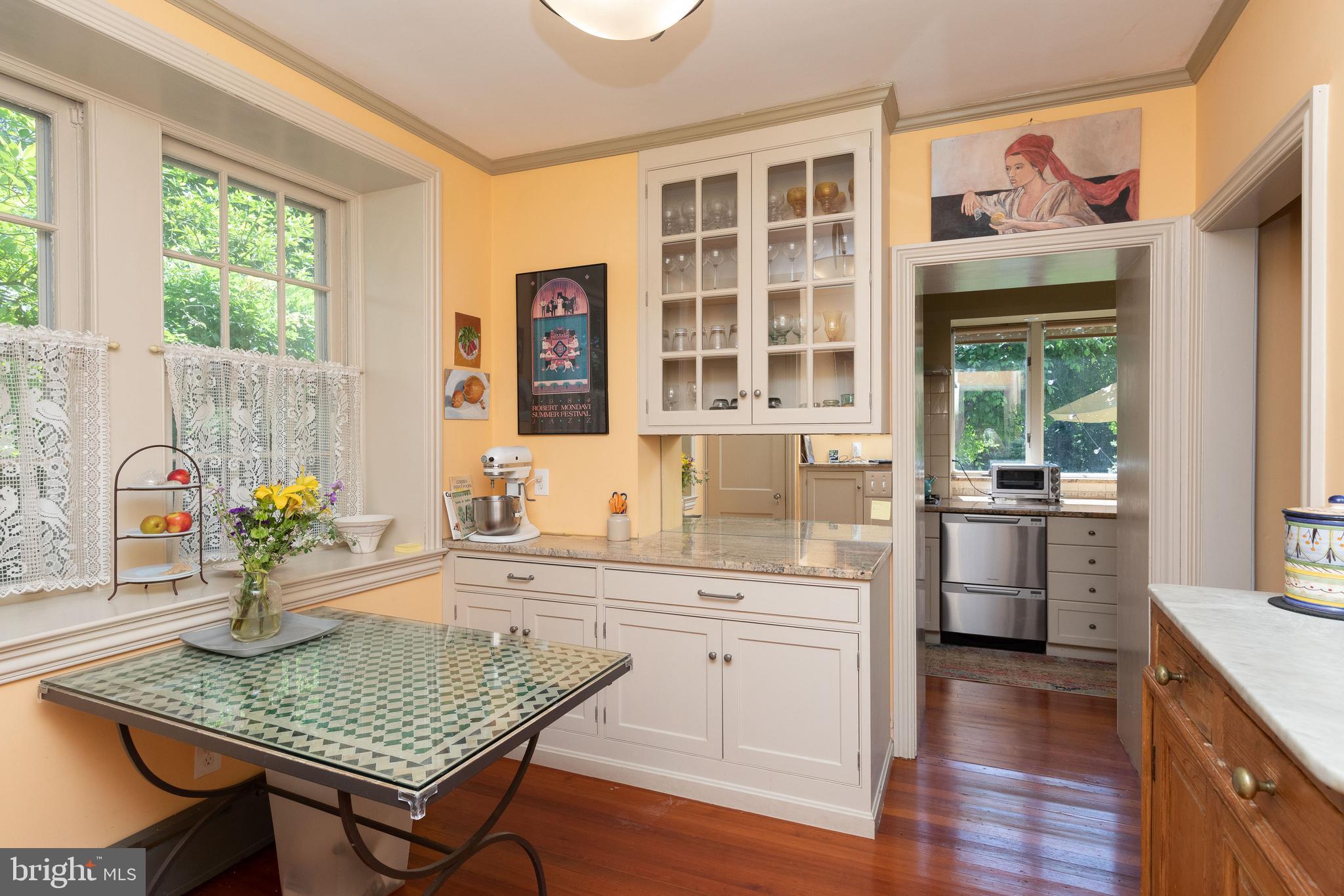 320 Roumfort Road Philadelphia, PA 19119 - Photo 20 of 44
Large butler's pantry