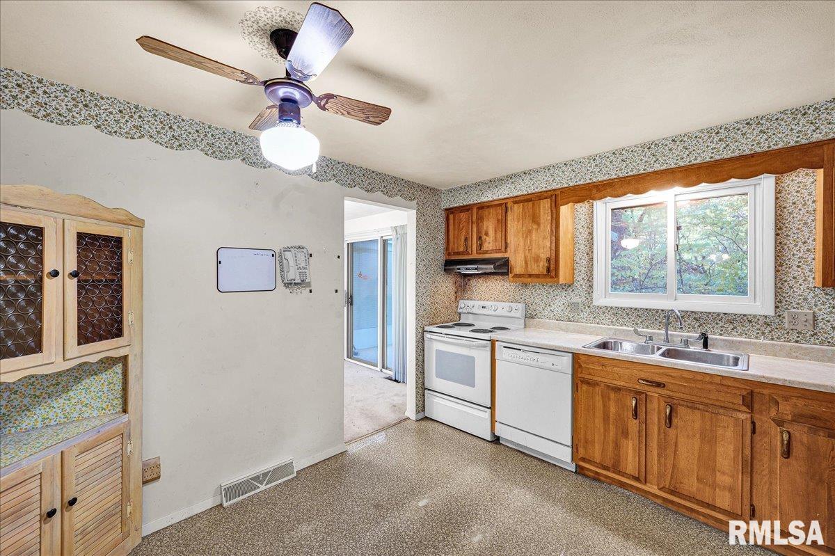 1315 Millpoint Road East Peoria, IL 61611 - Photo 11 of 29 Gallery Image 11