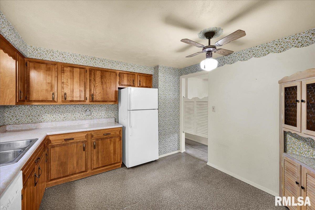 1315 Millpoint Road East Peoria, IL 61611 - Photo 9 of 29 Gallery Image 9