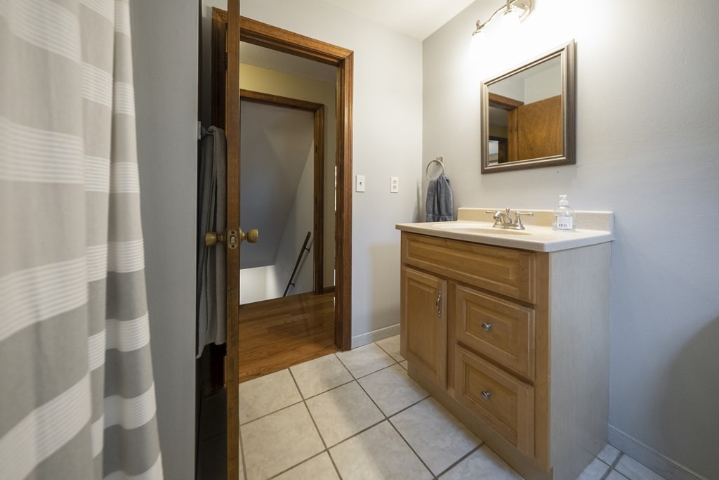 63 Lawton Road Shirley, MA 01464 - Photo 15 of 38 Gallery Image 15