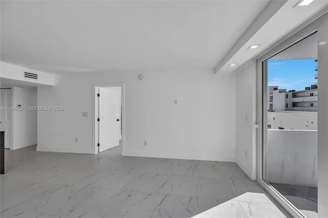 $3,200 | 345 Ocean Drive, Unit 508, Miami Beach, FL 33139