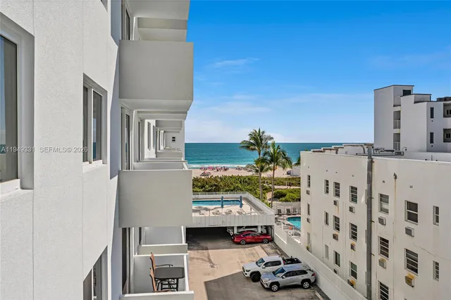 $3,200 | 345 Ocean Drive, Unit 508, Miami Beach, FL 33139