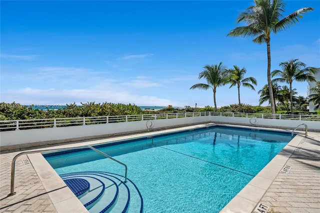 $3,200 | 345 Ocean Drive, Unit 508, Miami Beach, FL 33139