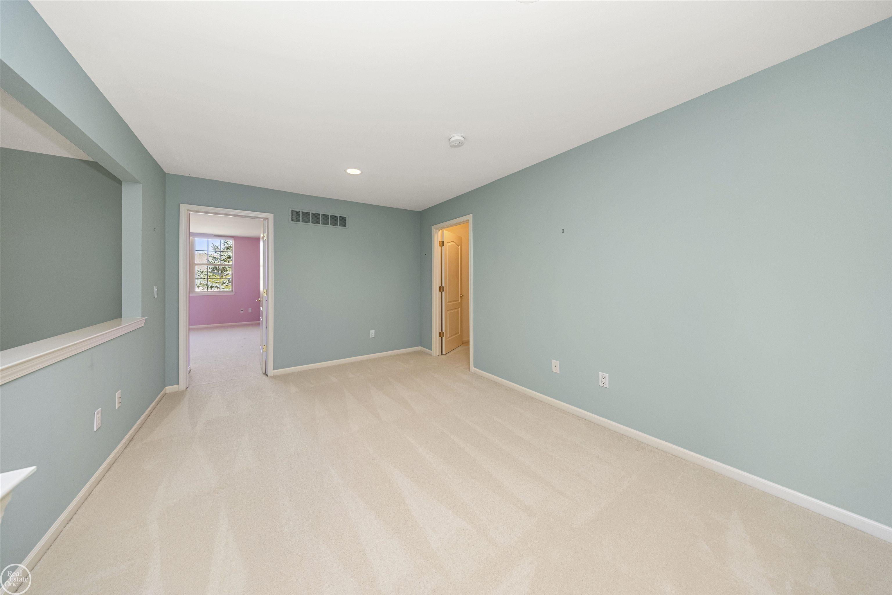 3582 Winding Brk Circle Rochester, MI 48309 - Photo 35 of 60 50167981-D8ACE629-D08F-47C6-A2A7-771D213664BB.JPG