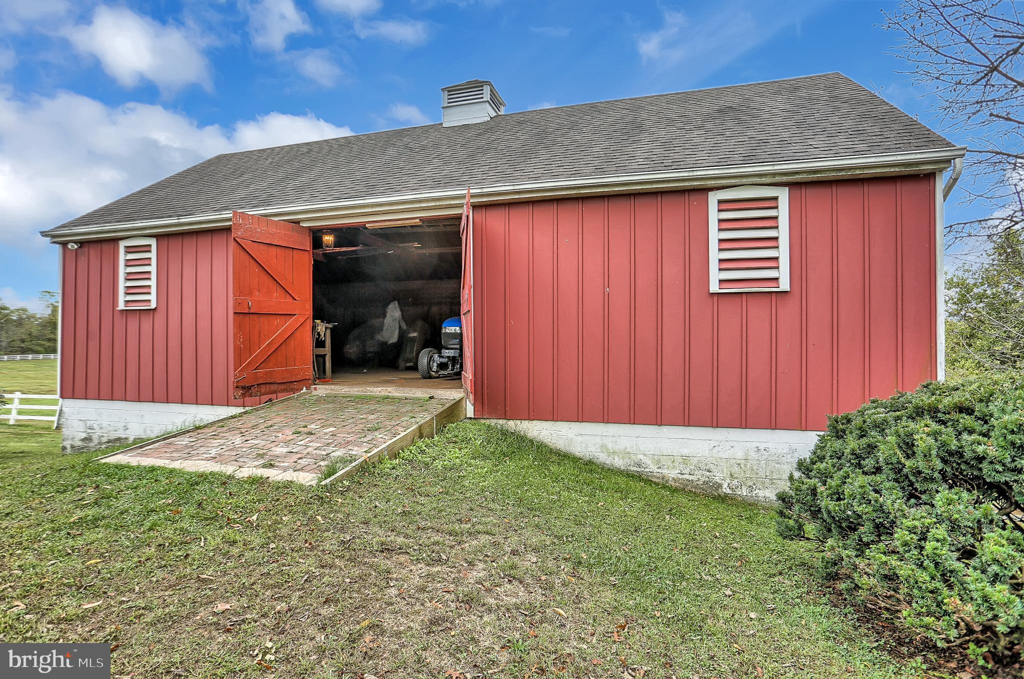 7429 Sterling Road Harrisburg, PA 17112 - Photo 9 of 51 Gallery Image 9