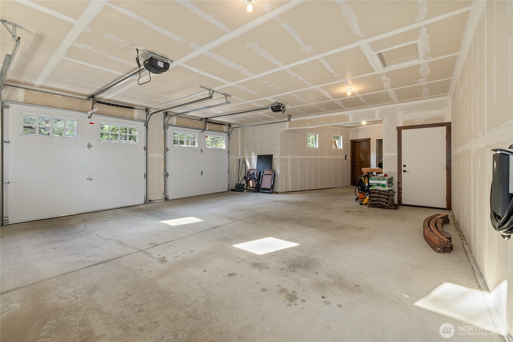 632 Trailside Drive Cle Elum, WA 98922 - Photo 30 of 39 a view of a room with gym equipment