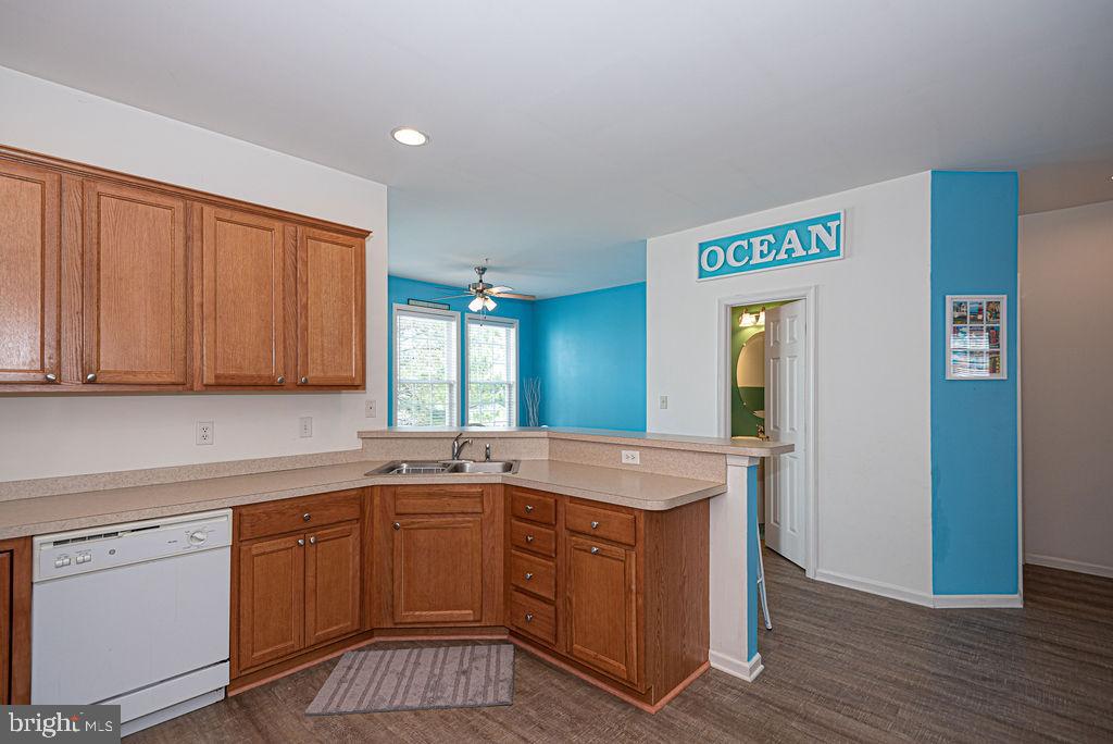 400 William Street, Unit 6 Berlin, MD 21811 - Photo 10 of 60 Breakfast Bar