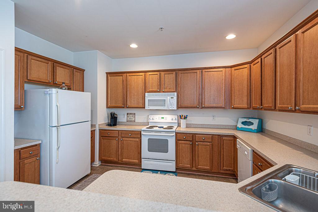 400 William Street, Unit 6 Berlin, MD 21811 - Photo 4 of 60 Huge Kitchen plenty of counter space